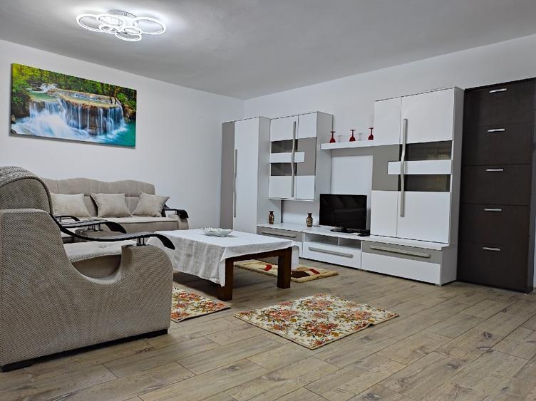 Apartament cu 2 camere decomandat în Gara