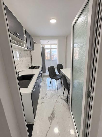 Apartament cu 3 camere semidecomandat în Trivale