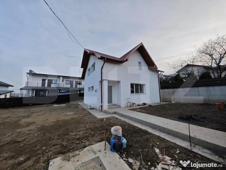 Casă cu 4 camere cu Teren 450 Mp în Central