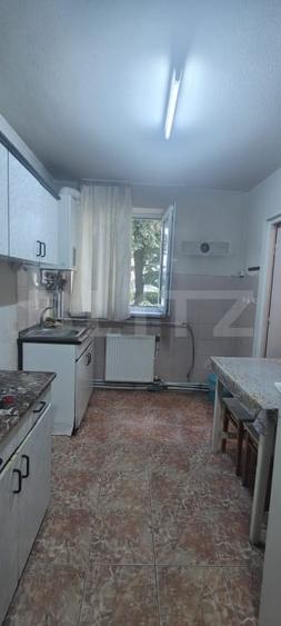 Apartament cu 2 camere semidecomandat, mobilat în Decebal