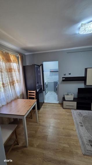 Apartament cu 2 camere nedecomandat în Micro 14
