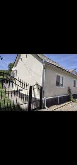 Casă cu 3 camere în Central