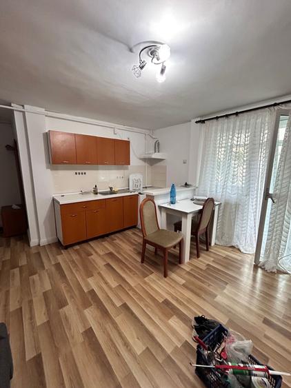 Apartament cu 2 camere semidecomandat în Decebal