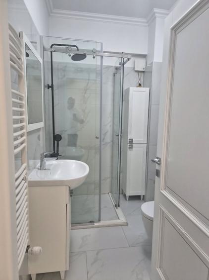 Apartament cu 2 camere decomandat în Central — fotografia 1