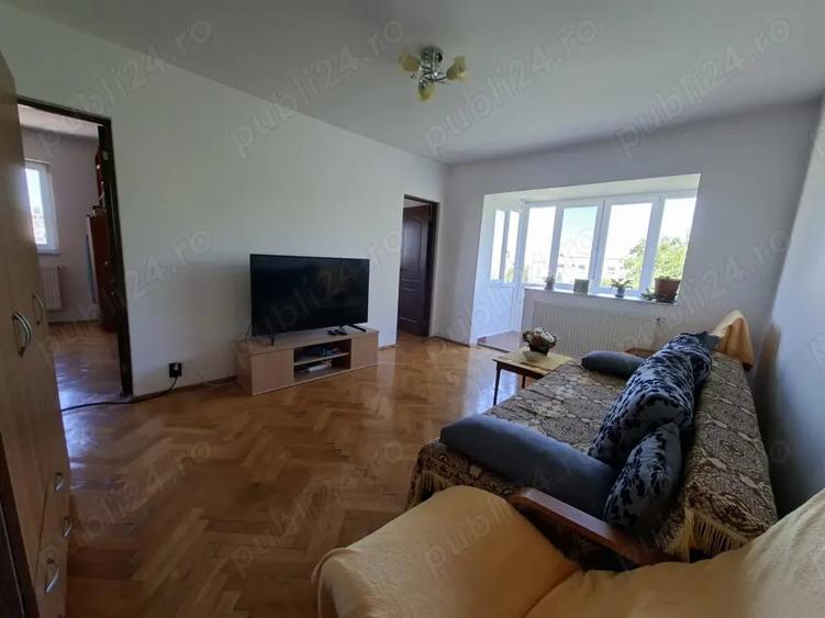 Apartament cu 4 camere semidecomandat în Tipografilor