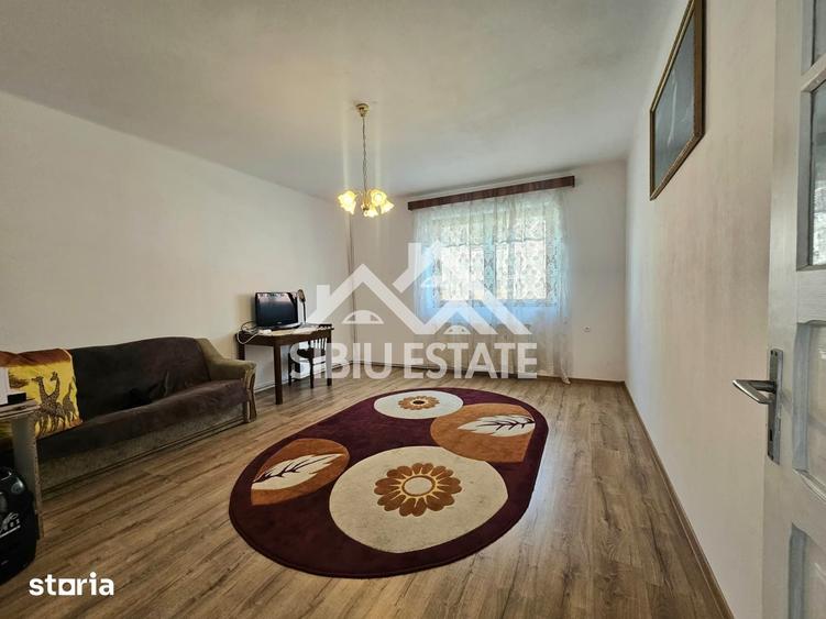 Casă cu 5 camere cu Teren 198 Mp în Central