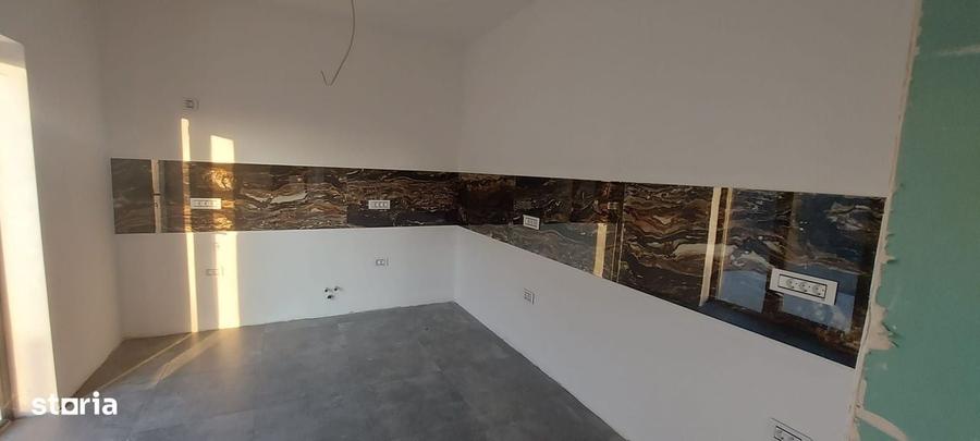 Casă cu 4 camere cu Teren 450 Mp în Periș