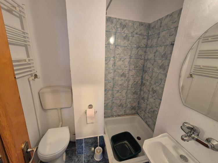 Apartament cu 4 camere decomandat, mobilat în Gara