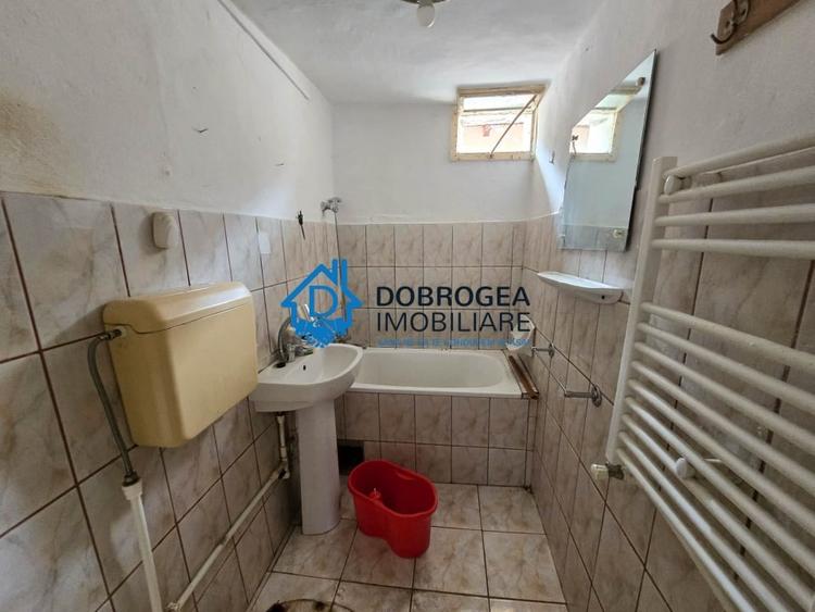 Casă individuală cu 3 camere cu Canalizare în C5