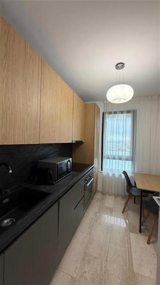 Apartament cu 2 camere semidecomandat, mobilat în Mărăști