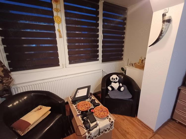 Apartament cu 3 camere semidecomandat în Dâmbu Pietros