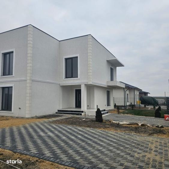 Casă cu 4 camere în Central