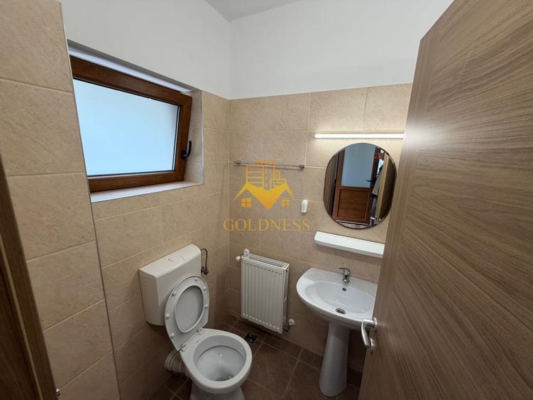 Casă cu Teren 55 Mp în Central
