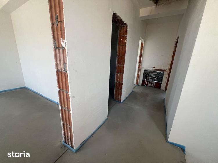 Casă cu 5 camere cu Teren 600 Mp în Șura Mică