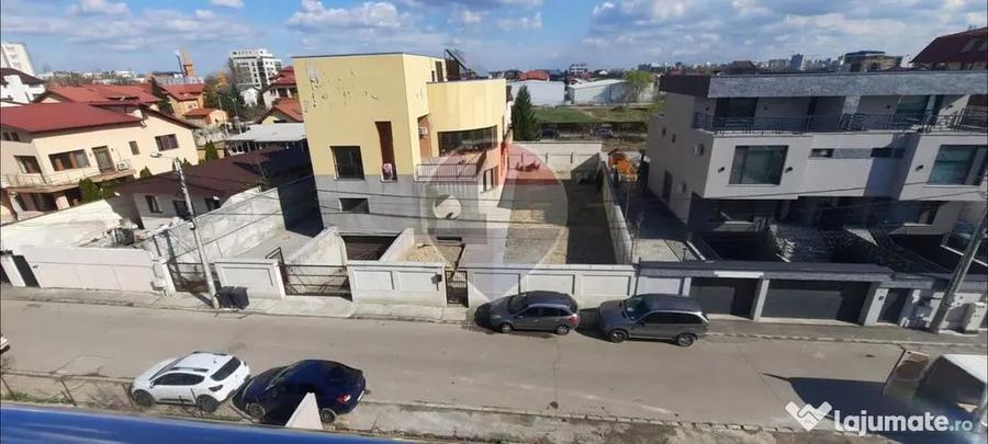 Casă cu 12 camere cu Teren 750 Mp în Fundeni