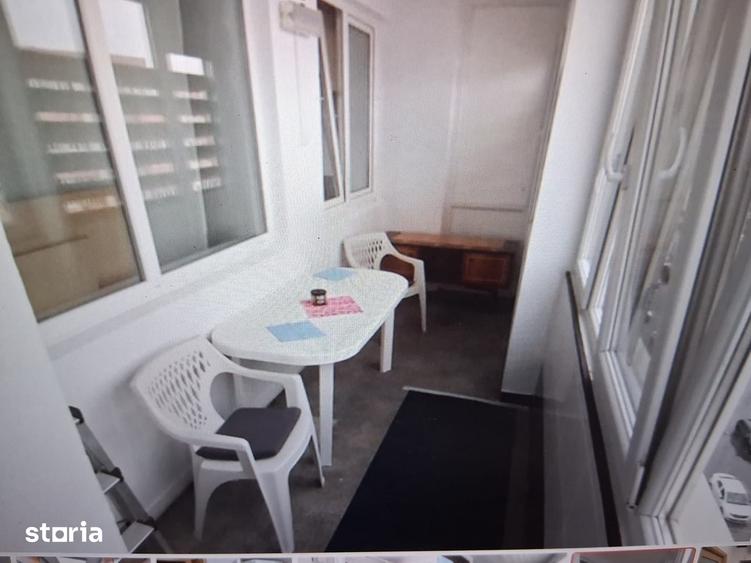 Apartament cu 2 camere semidecomandat în Tei