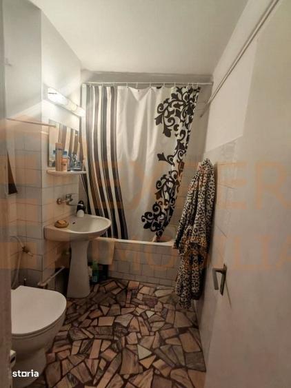 Apartament cu 3 camere decomandat în Casa de Cultură