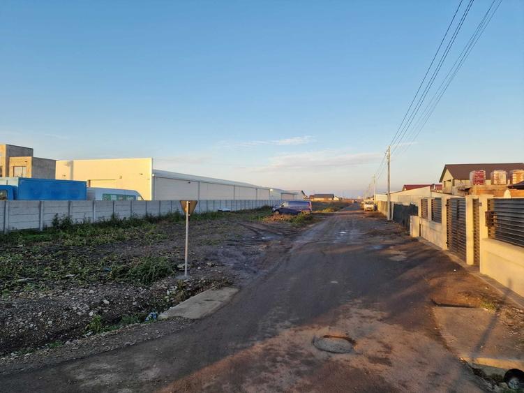 Teren de 2500 mp, în Cazasu