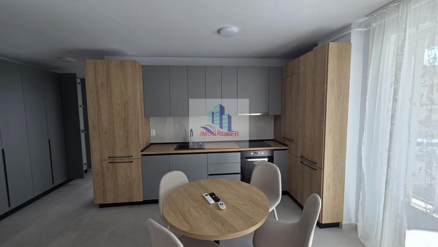 Apartament cu 2 camere semidecomandat, mobilat în Florești