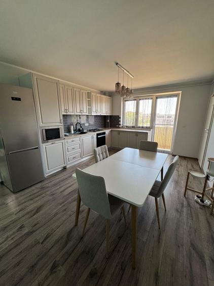 Apartament cu 2 camere decomandat în Soarelui