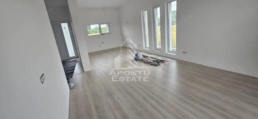 Casă cu 4 camere cu Teren 375 Mp în Săcălaz