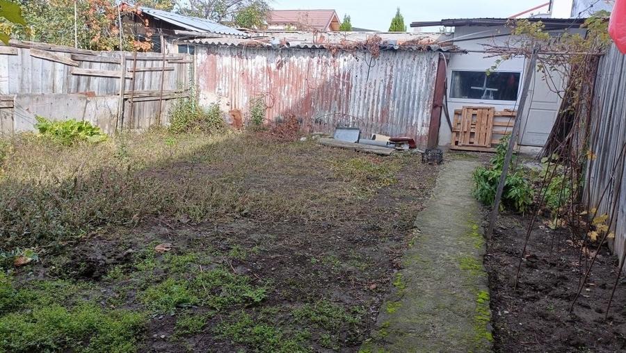 Casă cu 4 camere în Radu Negru
