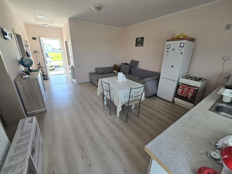 Duplex cu 3 camere cu Canalizare în Moșnița Nouă