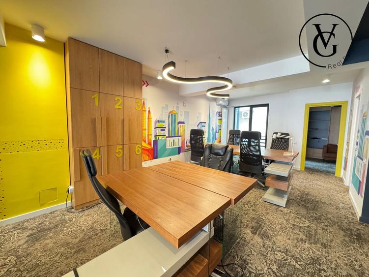 Duplex cu 11 camere cu Canalizare în Turda
