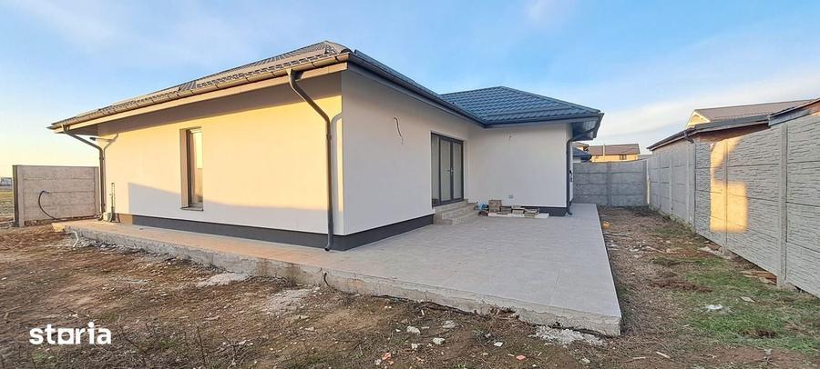 Casă cu 4 camere cu Teren 421 Mp în Dragomirești-Vale