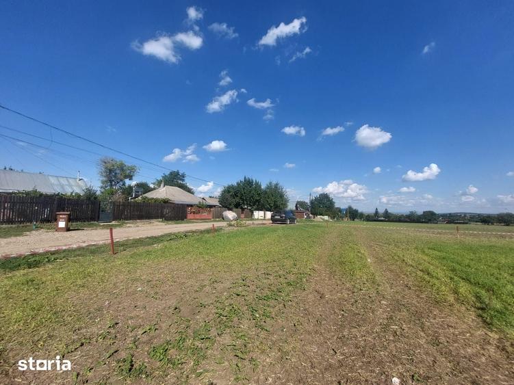 Teren de 1000 mp, în Popricani