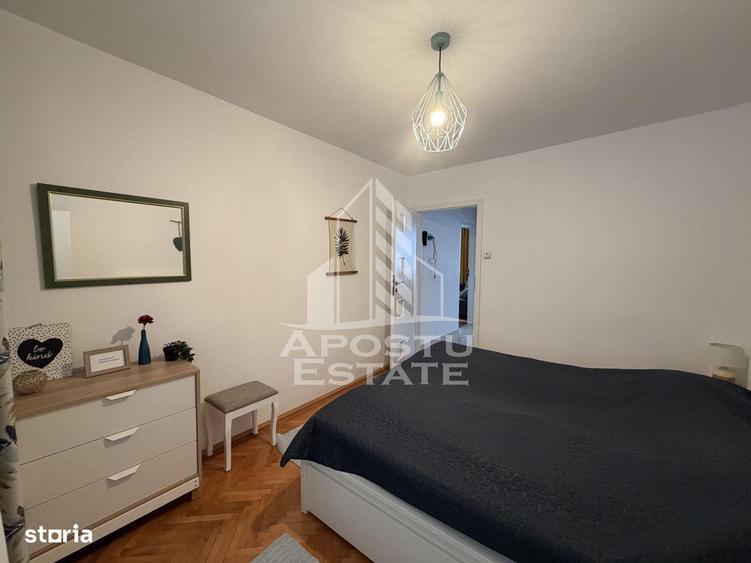 Apartament cu 3 camere, mobilat în Central