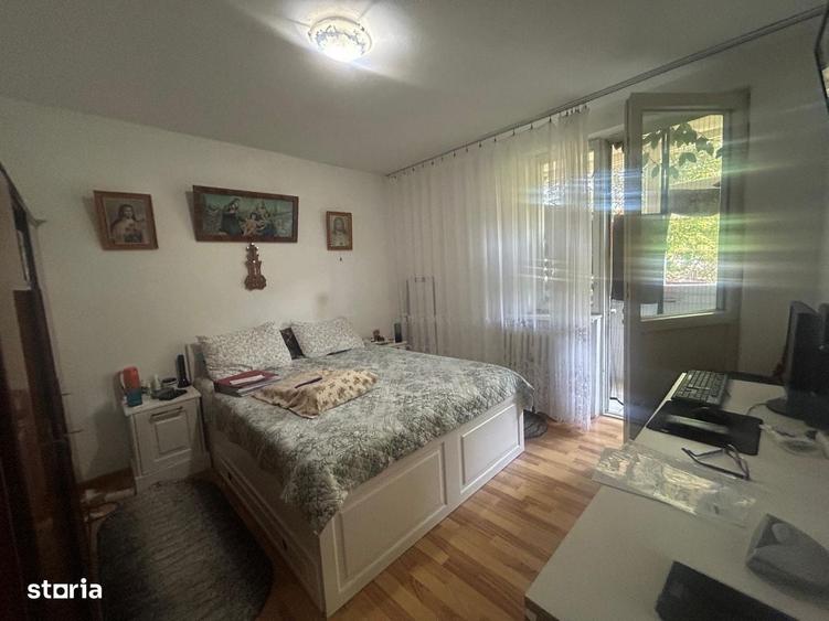 Apartement 3 camere zona spital etaj 1 - 11