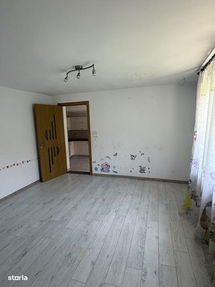 Casă cu 3 camere cu Teren 208 Mp în Moieciu