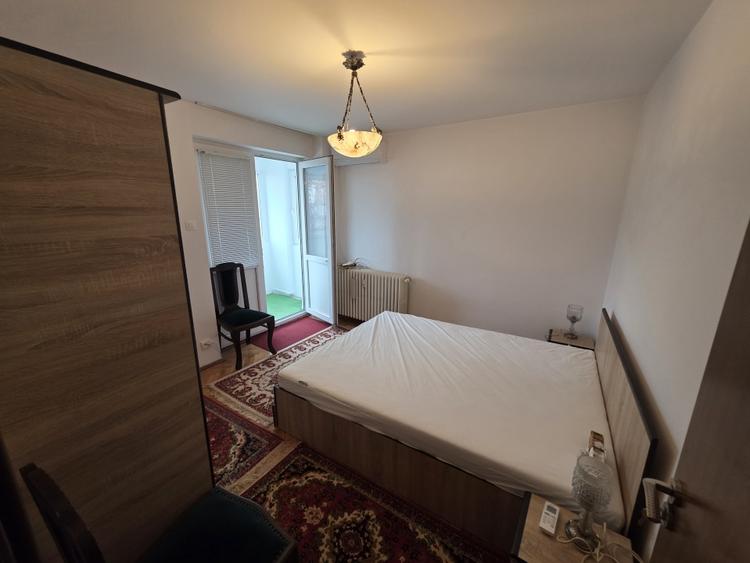 Apartament cu 3 camere semidecomandat, mobilat în Iancului