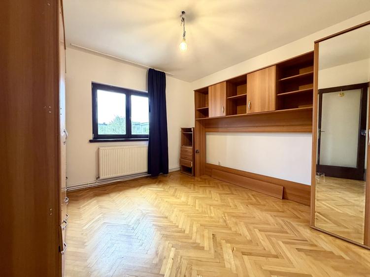 Apartament cu 2 camere semidecomandat, mobilat în Bucovina