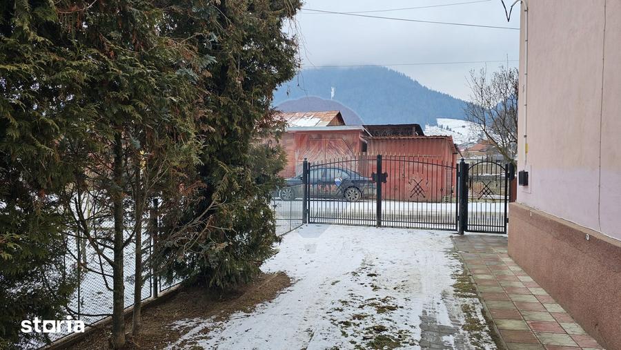 Casă cu 6 camere cu Teren 200 Mp în Central