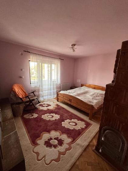 Casă individuală cu 5 camere cu Canalizare în Central