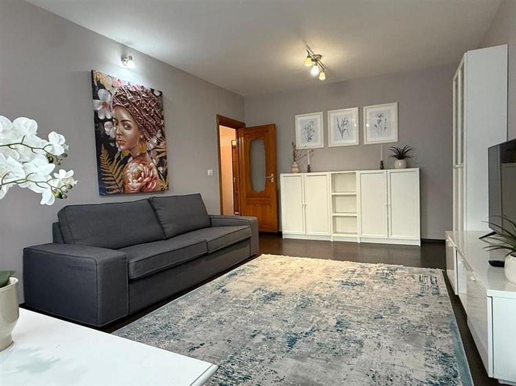 Apartament cu 3 camere decomandat, mobilat în Obcini