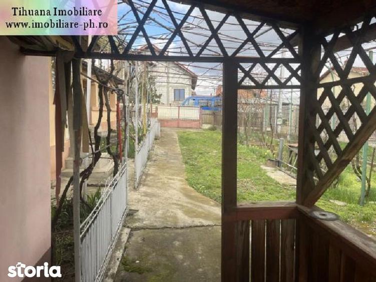 Casă cu 5 camere cu Teren 800 Mp în Păulești