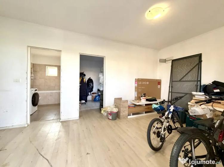 Casă cu 3 camere cu Teren 370 Mp în Dumbrăvița