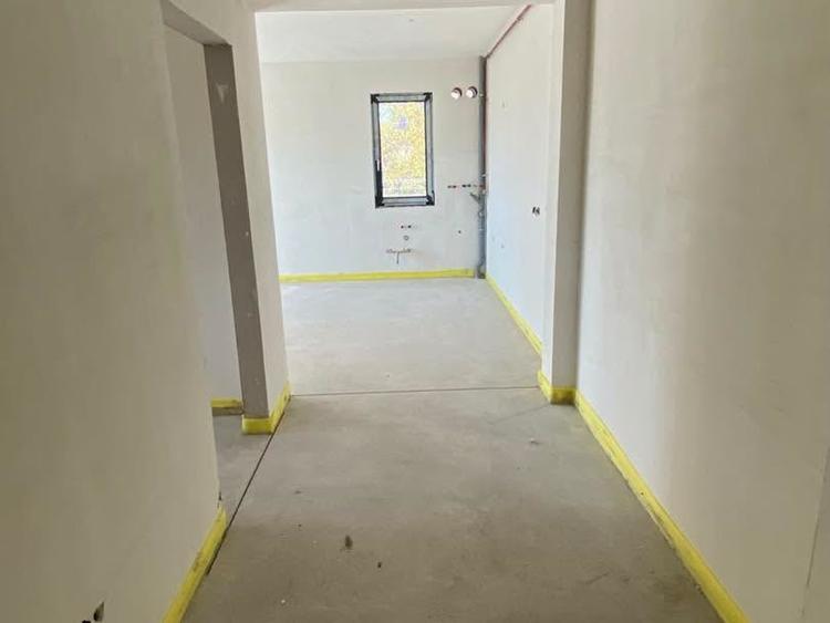 Apartament cu 3 camere în Republicii