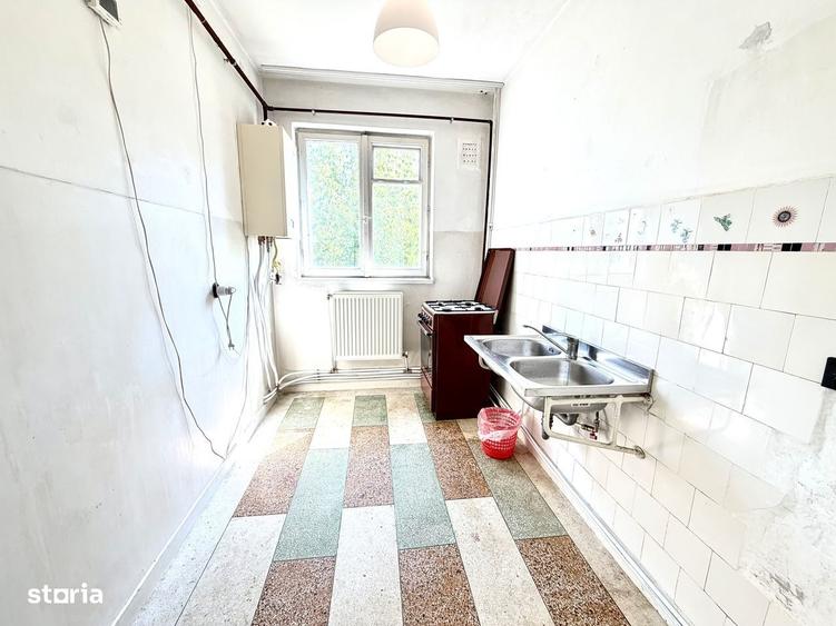 Apartament cu 3 camere decomandat în Banca Națională