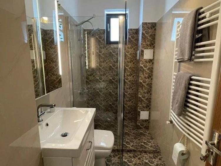Apartament cu 2 camere decomandat în Dorobanți
