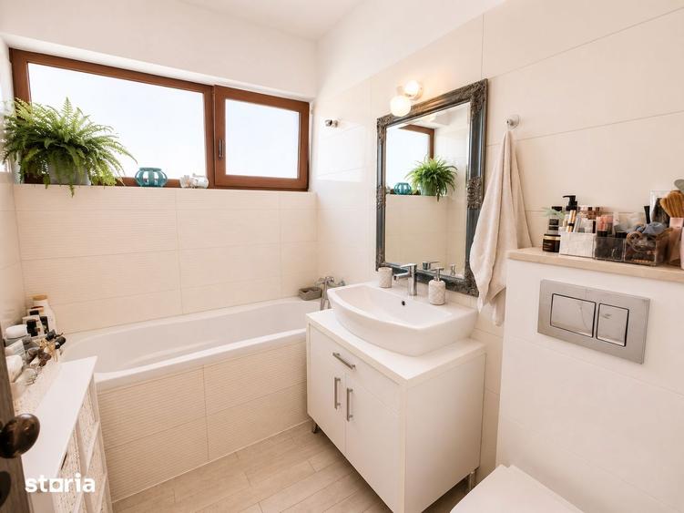Apartament cu 4 camere decomandat în Borhanci
