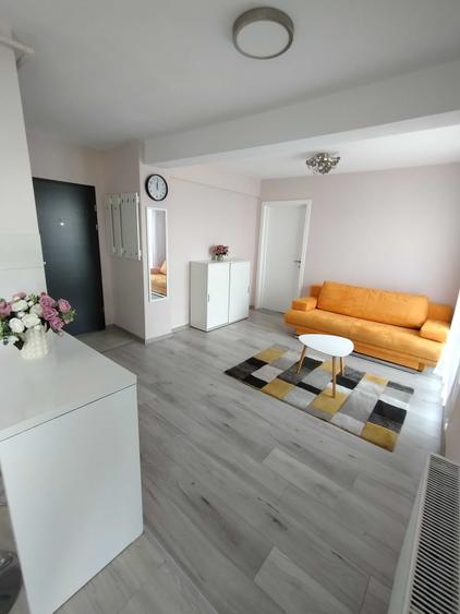 Apartament cu 2 camere semidecomandat în Florești