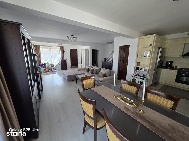 Casă cu 4 camere cu Teren 577 Mp în Unirii