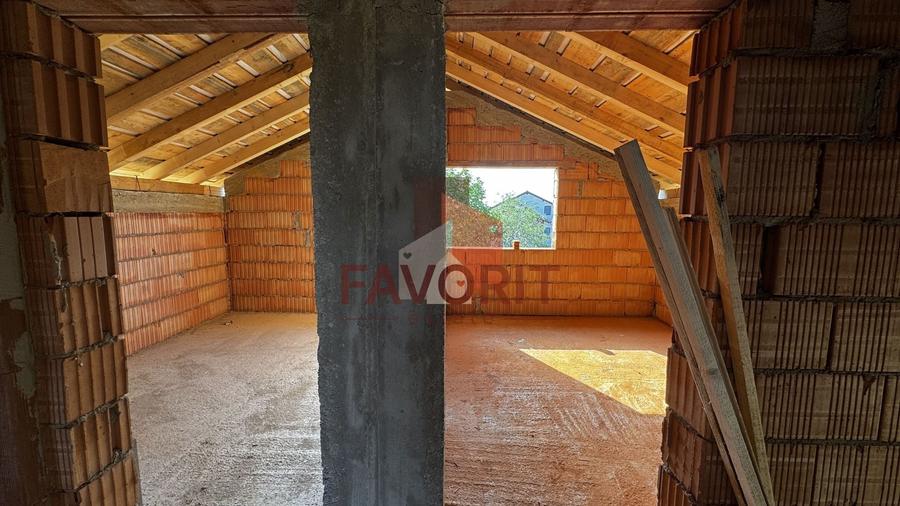 Casă individuală cu 3 camere cu Canalizare în Albina