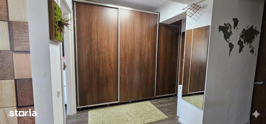 Apartament cu 3 camere decomandat în Băneasa