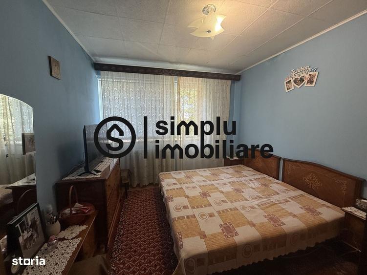Apartament cu 3 camere semidecomandat în Rovine