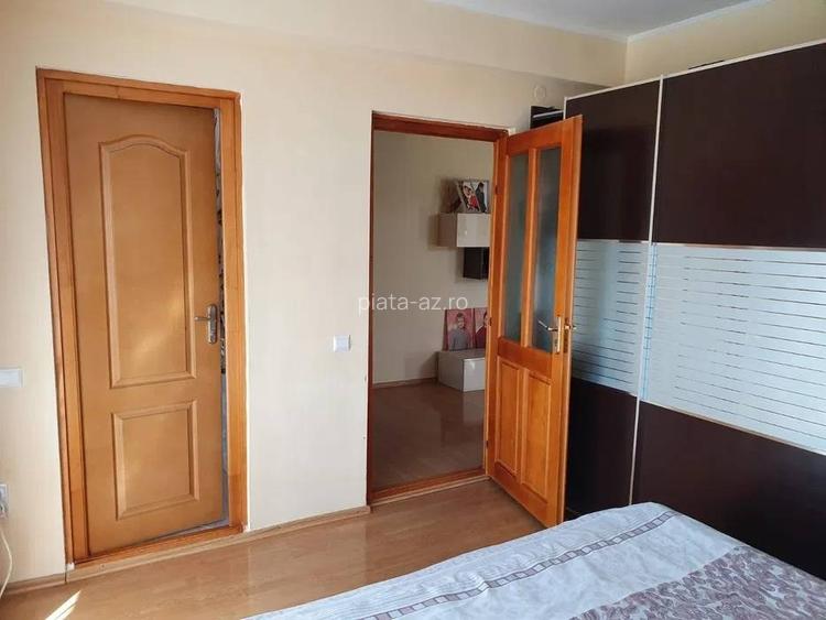 Apartament cu 3 camere decomandate, confort sporit, finisat modern, mobilat si utilat, cu parcare, 2